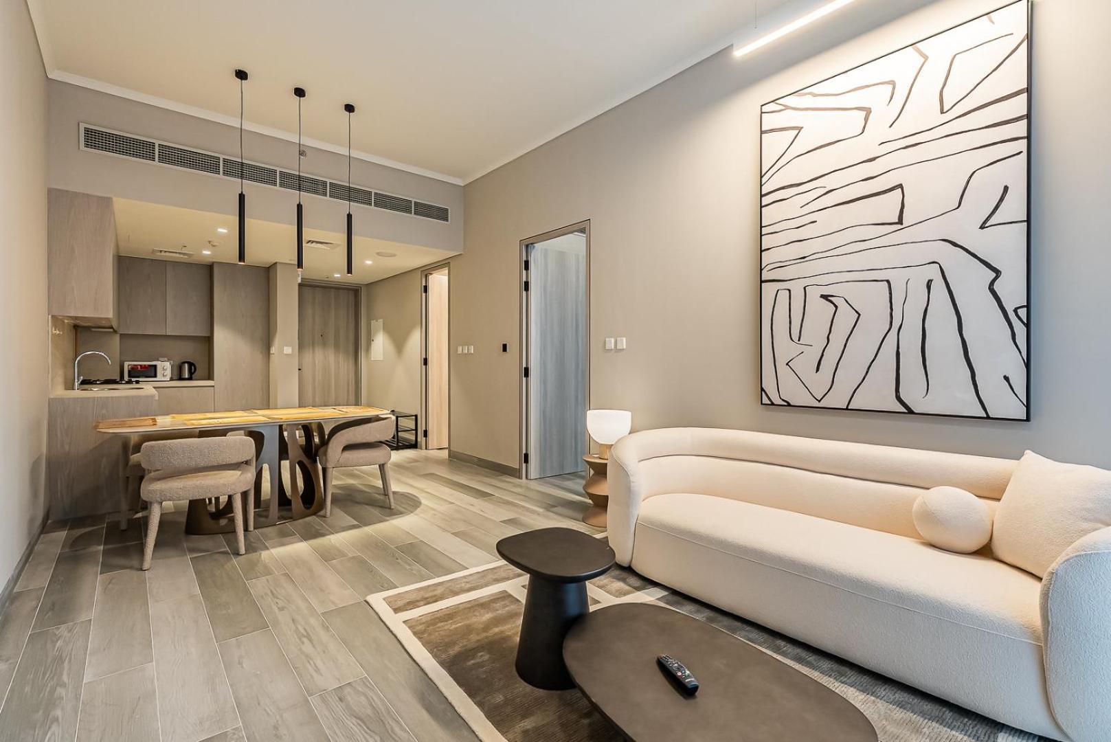 Elegant 1bdr In Jvc *