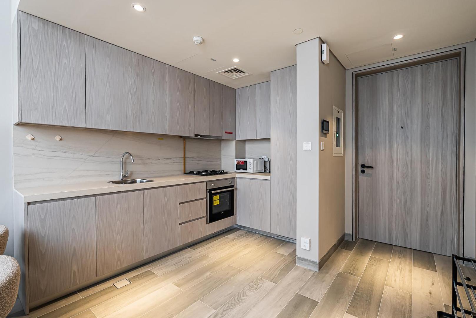Elegant 1bdr In Jvc Apartment